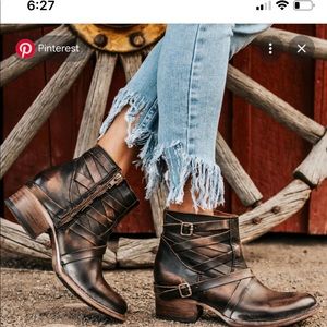 Freebird by Steven Sammi black brand new